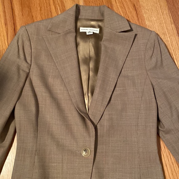 Banana Republic suit - Picture 3 of 7